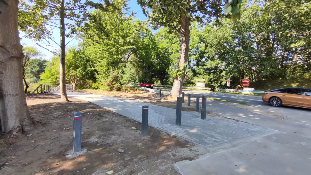 IMG 20250905 132334 Schody przy wejściu nr 15 w Chłapowie