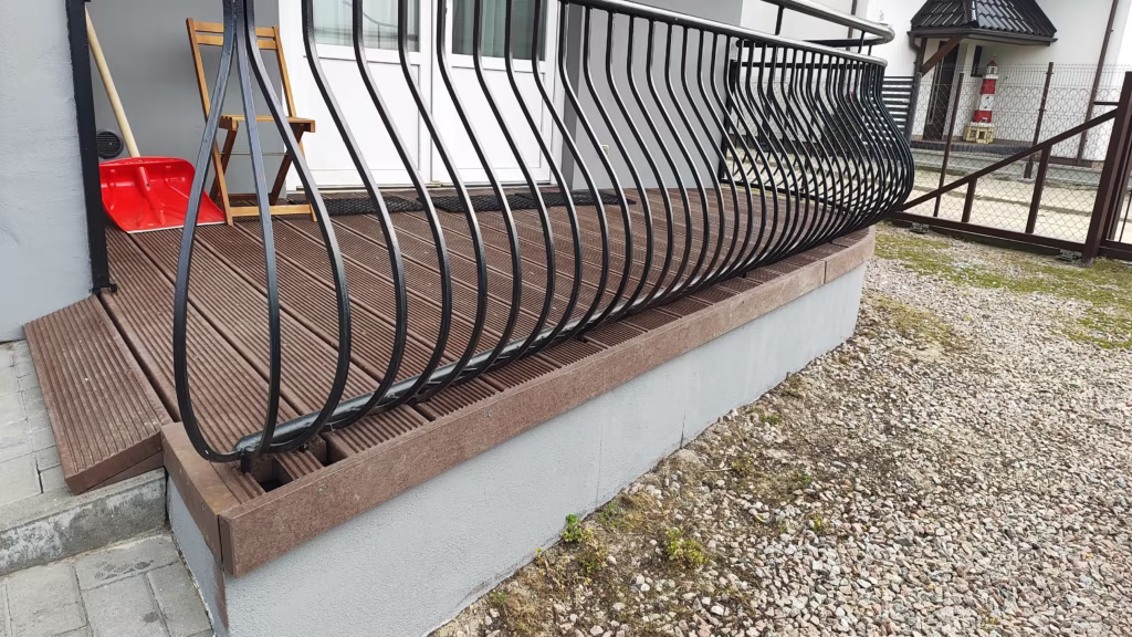 IMG 20260311 090534 1 Taras i schody przy budynku mieszkalnym